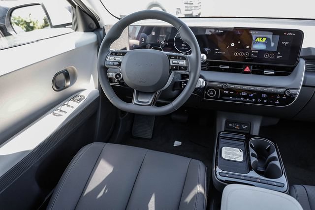 New 2026 Hyundai Ioniq 5 SEL RWD image 17