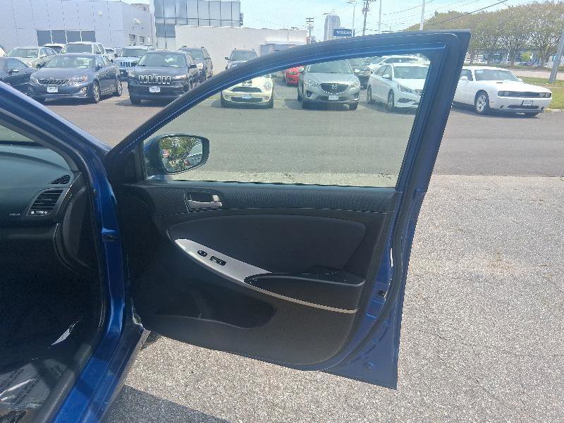 Used 2017 Hyundai Accent SE FWD image 25