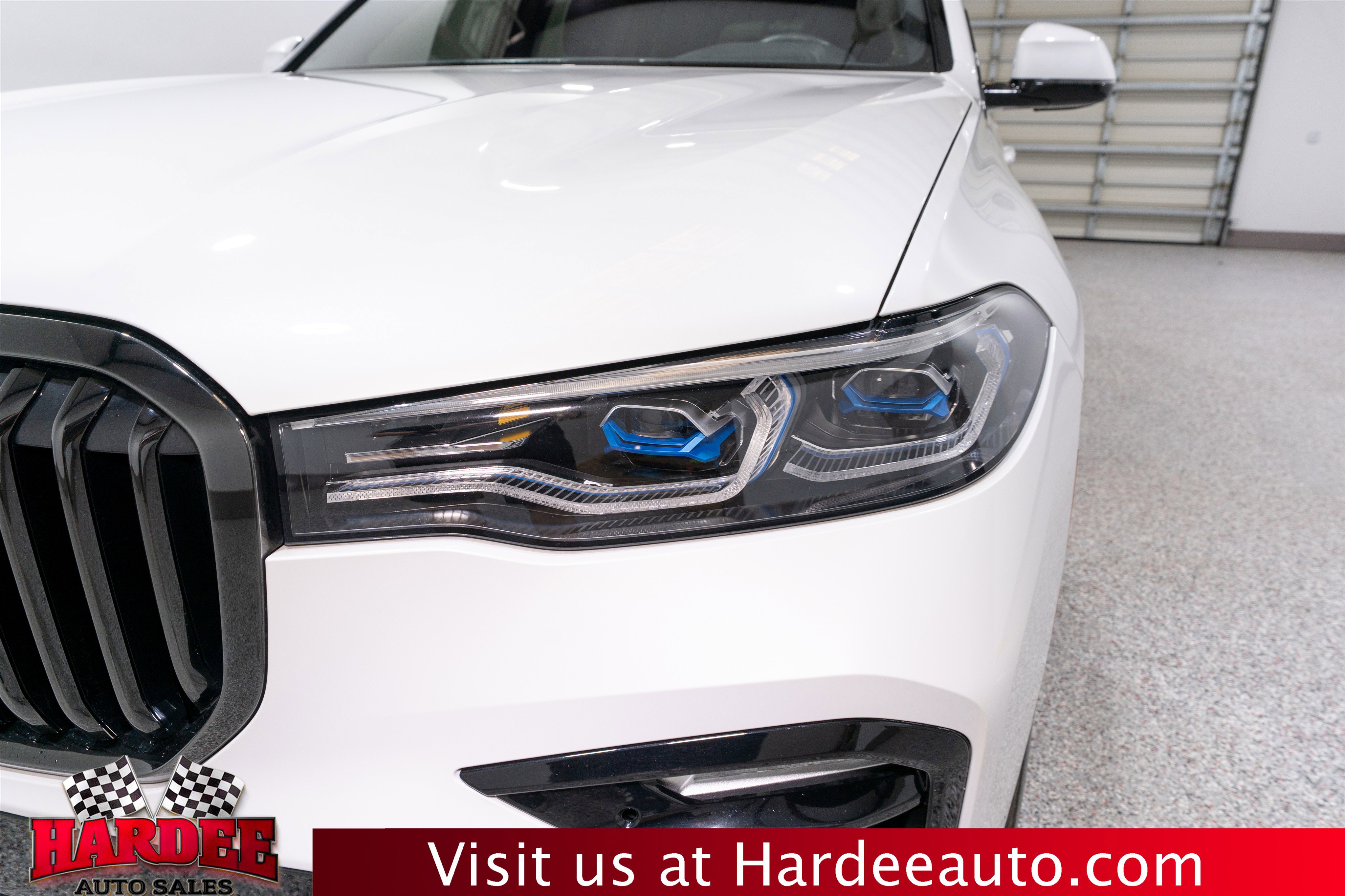 Used 2022 BMW X7 M50i image 8