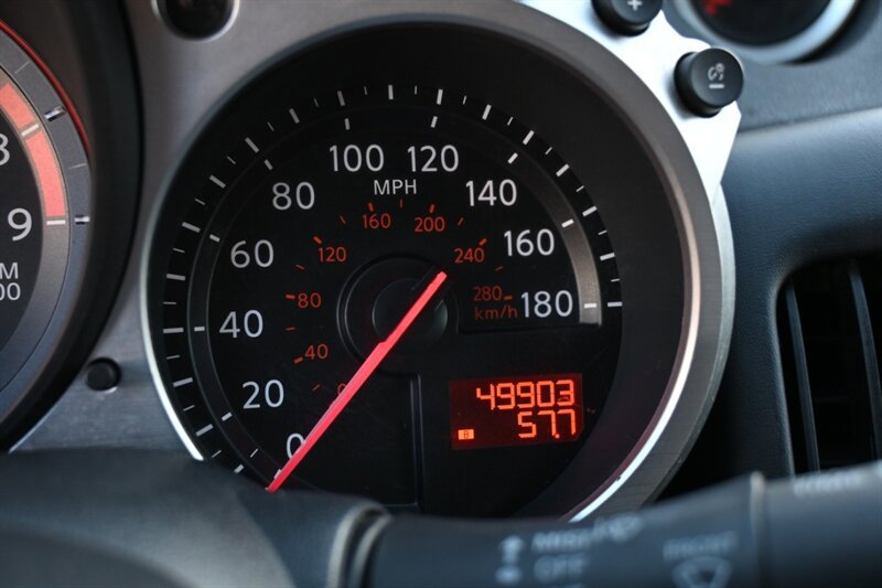 Used 2013 Nissan 370Z Coupe image 26