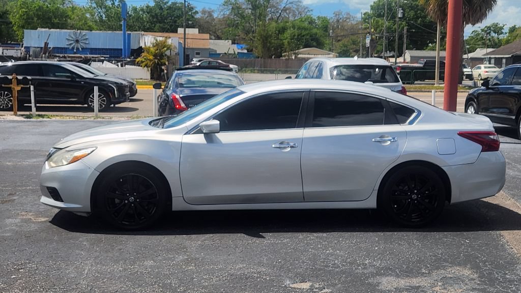 Used 2018 Nissan Altima 2.5 SV FWD image 3