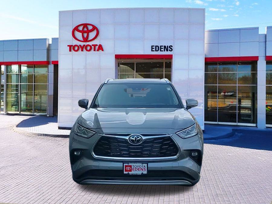 New 2026 Toyota Highlander Platinum image 9