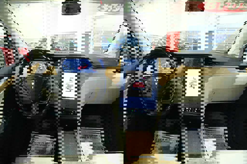 Used 2018 Tesla Model X 100D image 28