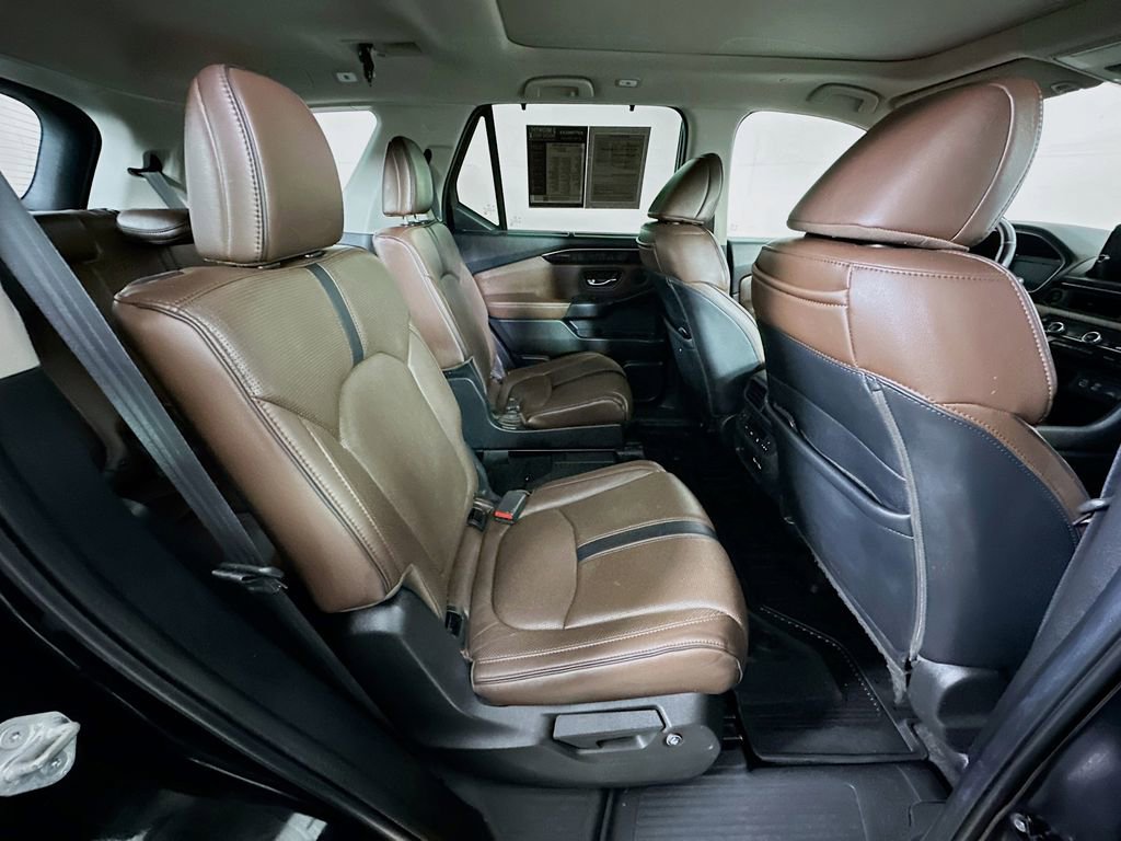 Used 2023 Honda Pilot Elite image 11
