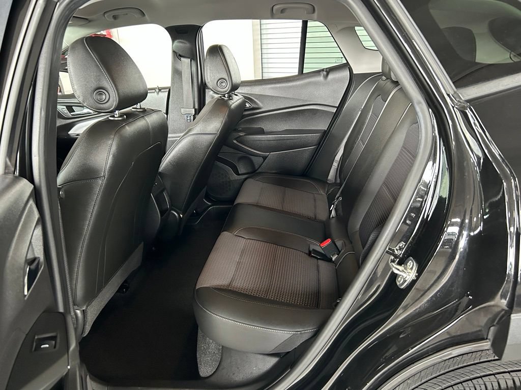 Used 2025 Chevrolet Trax LT w/ Driver Confidence Package FWD image 43