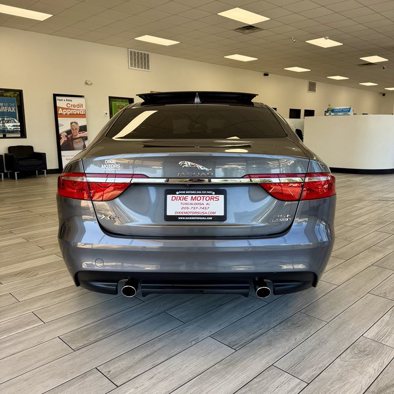 Used 2018 Jaguar XF Premium AWD/4WD image 8