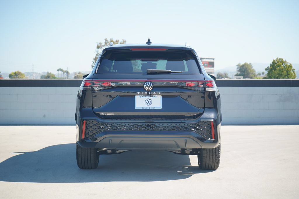 New 2026 Volkswagen Tiguan SEL R-Line AWD/4WD image 4