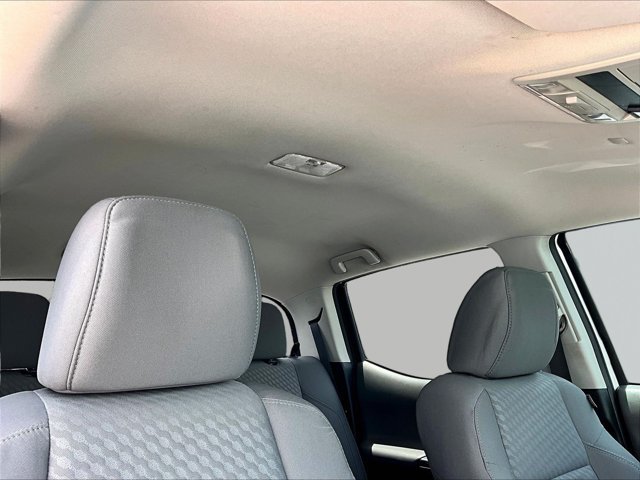 Used 2020 Toyota Tacoma SR5 RWD image 17