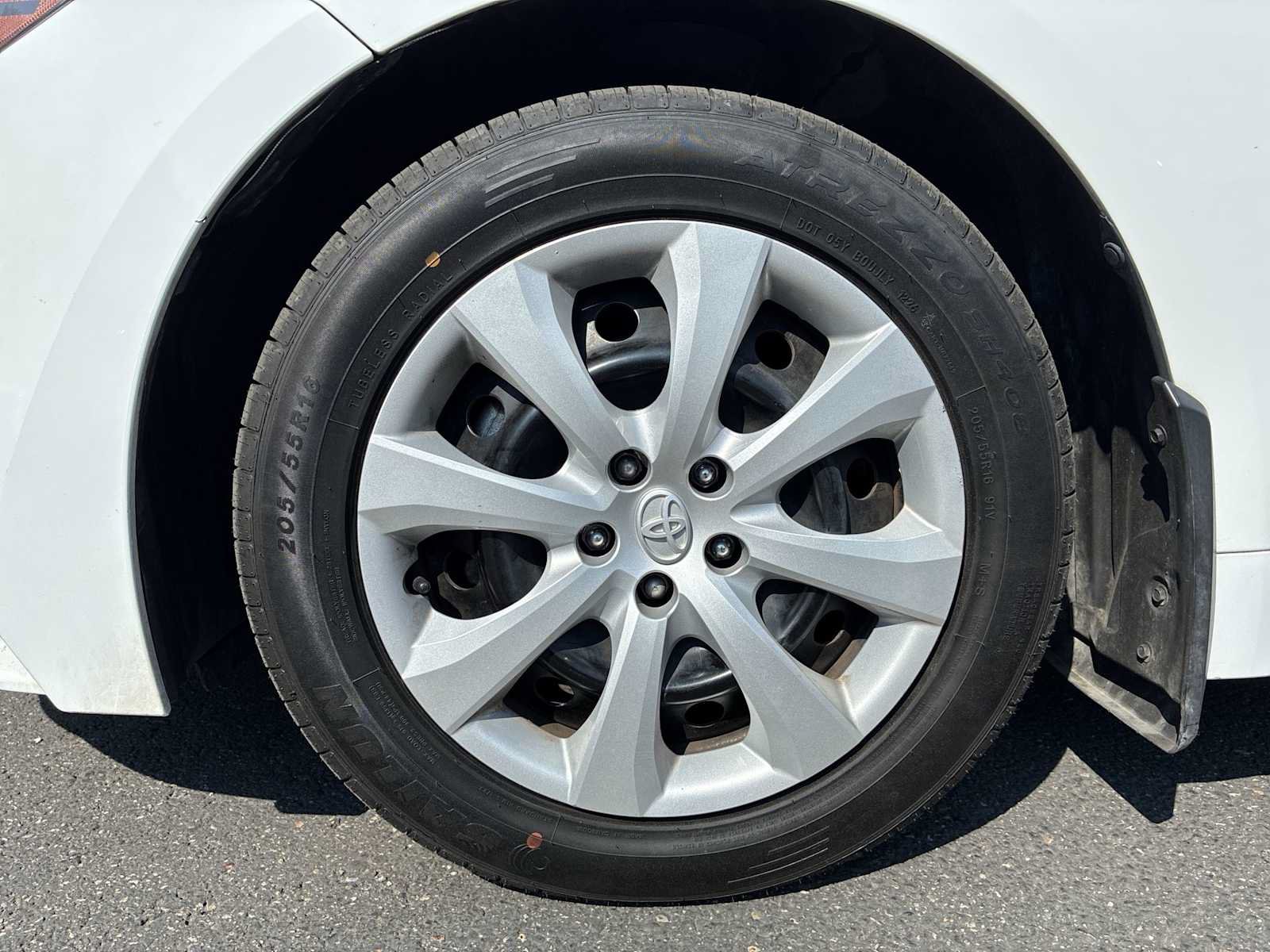 Used 2024 Toyota Corolla LE FWD image 18