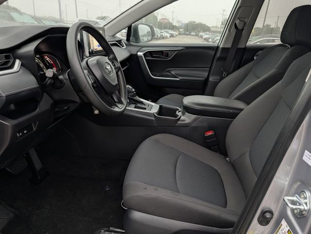 Certified 2025 Toyota RAV4 LE FWD image 25