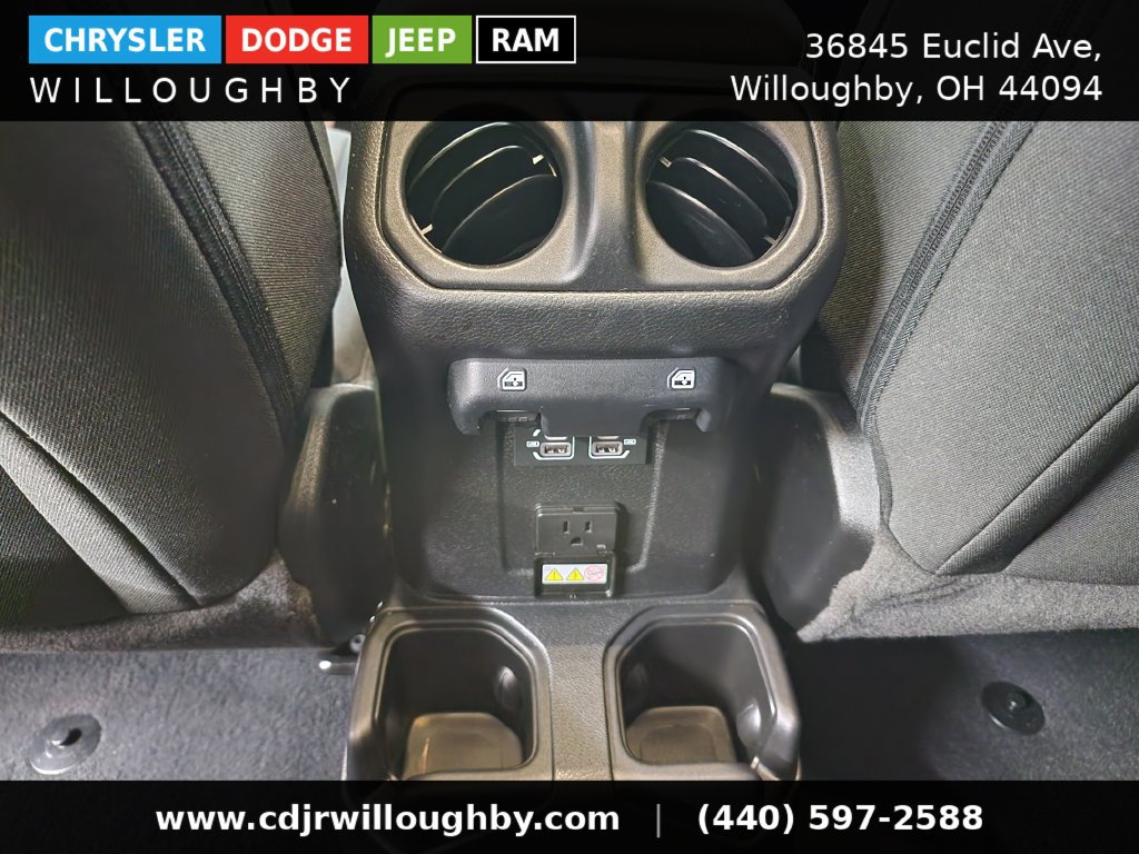 Used 2023 Jeep Wrangler Unlimited Sahara w/ Cold Weather Group AWD/4WD image 28