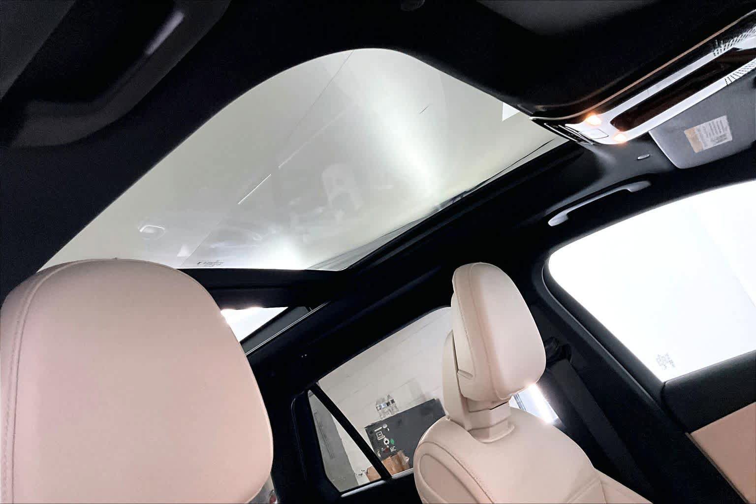 Used 2024 Mercedes-Benz GLC 300 4MATIC image 14