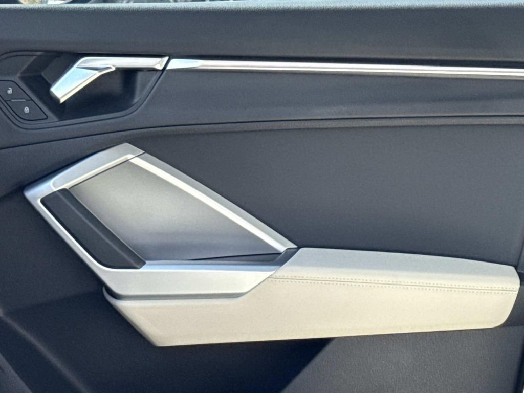 Used 2020 Audi Q3 2.0T Premium Plus AWD/4WD image 23