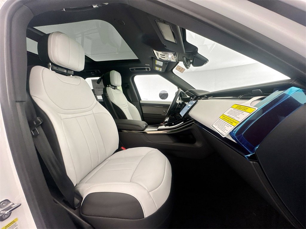 New 2026 Land Rover Range Rover Sport Dynamic SE image 28