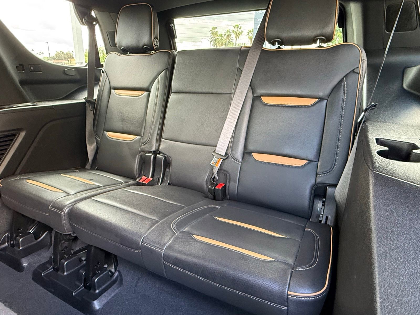 Used 2024 GMC Yukon AT4 w/ AT4 Premium Package AWD/4WD image 33