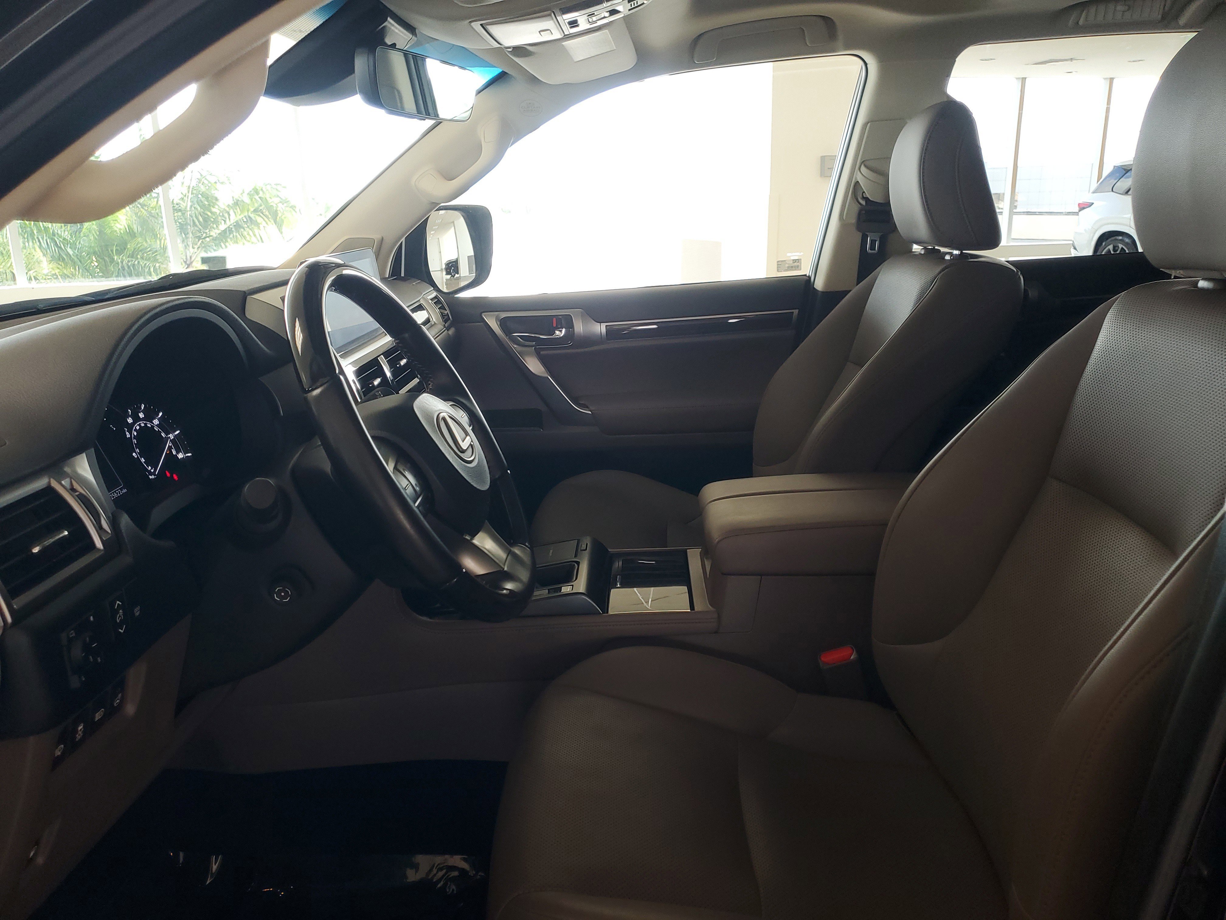 Used 2023 Lexus GX 460 Premium w/ Premium Package image 18