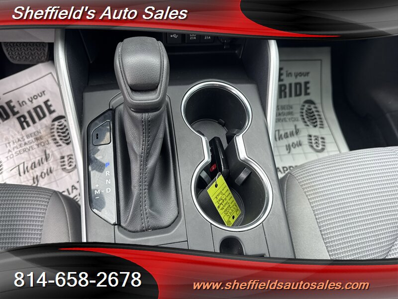 Used 2020 Toyota Highlander L AWD/4WD image 30