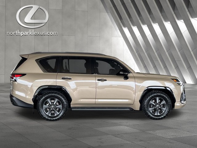 Certified 2025 Lexus LX 700h Overtrail AWD/4WD image 4