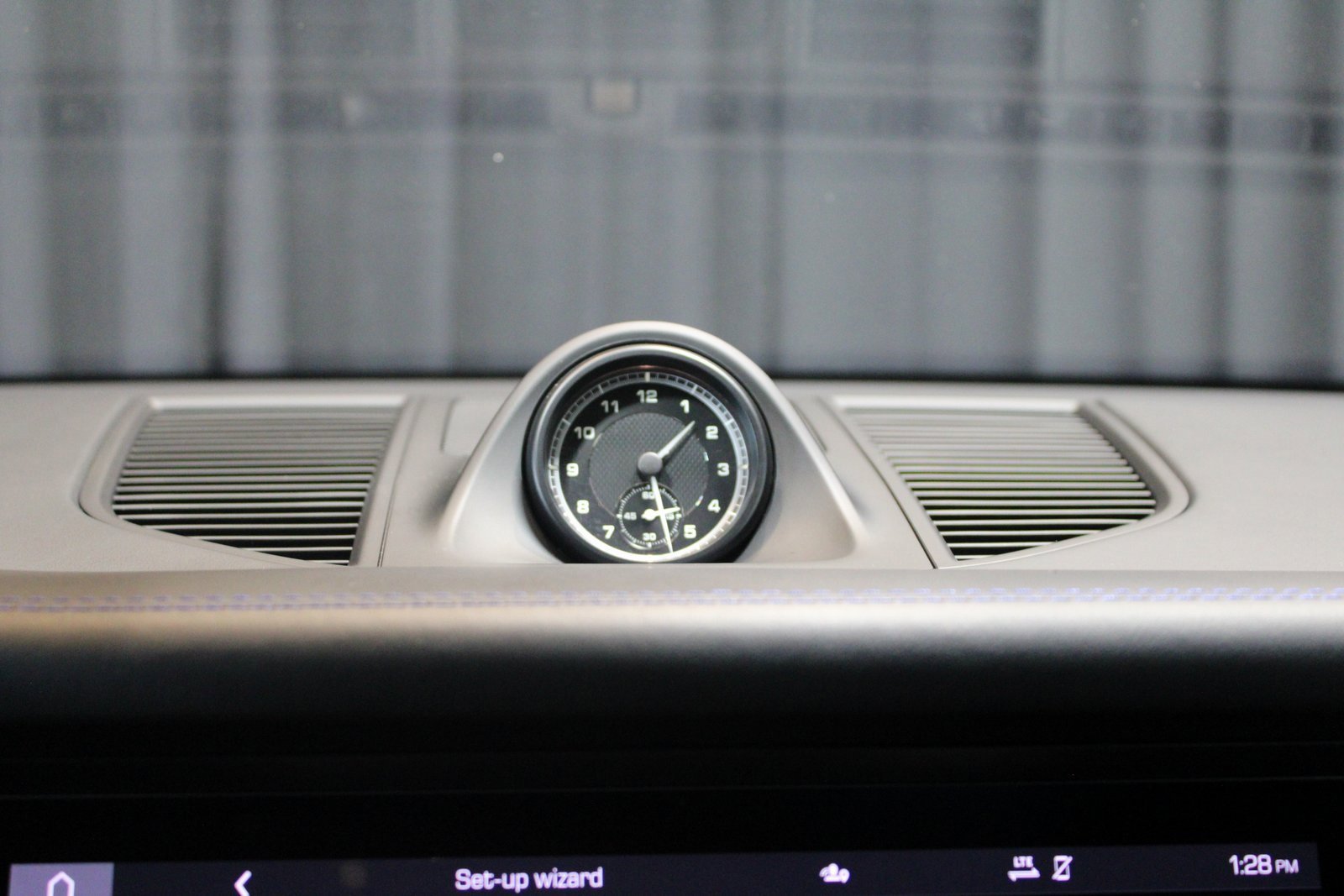 Certified 2024 Porsche Macan image 27