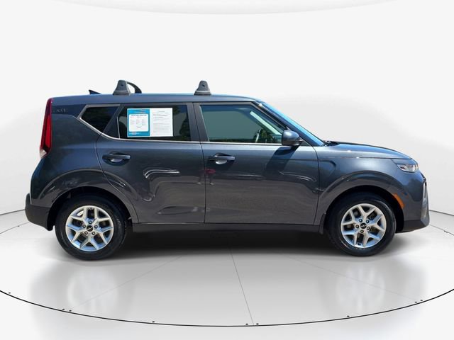 Used 2022 Kia Soul LX w/ Technology Package FWD image 5