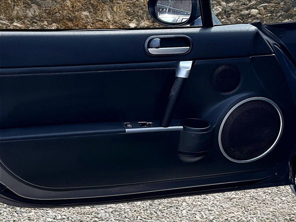 Used 2008 MAZDA MX-5 Miata Grand Touring w/ Interior Trim Pkg image 19