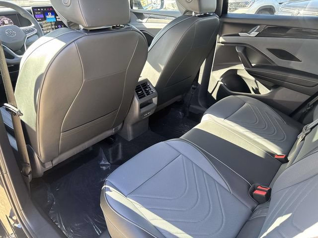 New 2026 Volkswagen Tiguan SE R-Line FWD image 10