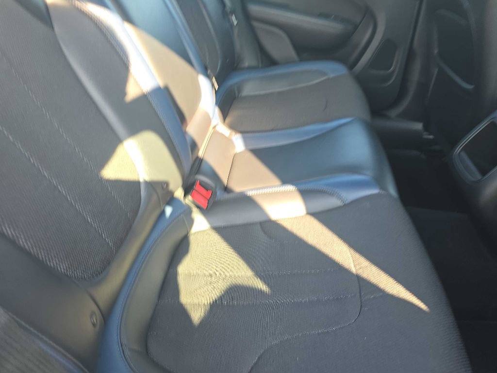 Used 2015 Chrysler 200 S image 15