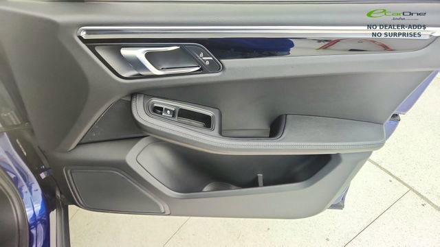 Used 2024 Porsche Macan image 23