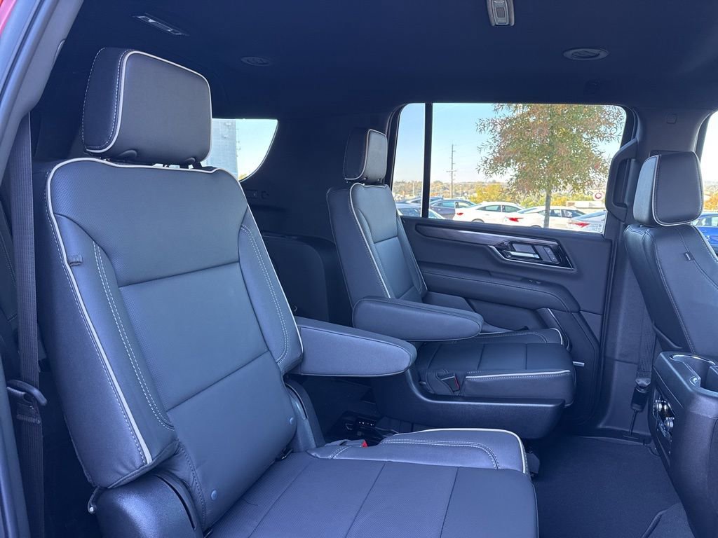 New 2026 GMC Yukon XL Elevation w/ LPO, Elevation Black Package image 26