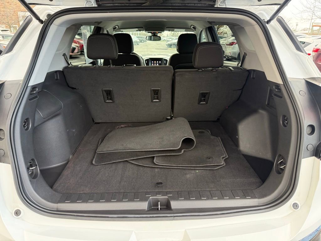 Used 2023 GMC Terrain SLE w/ Driver Convenience Package image 17