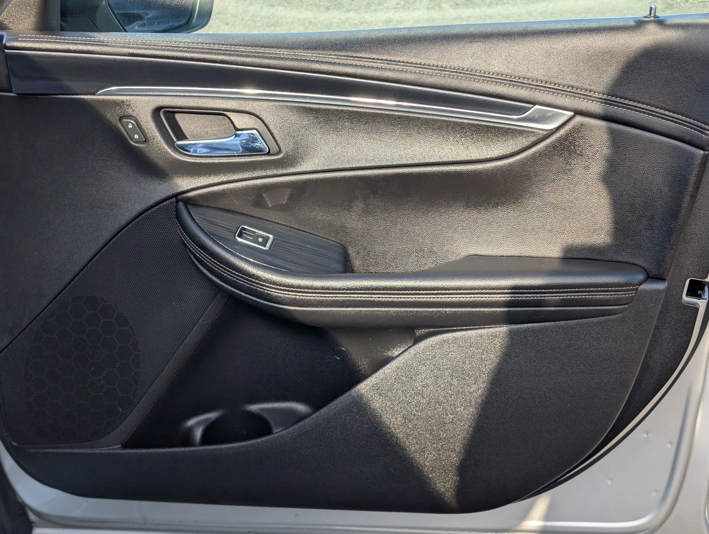 Used 2019 Chevrolet Impala LT FWD image 38