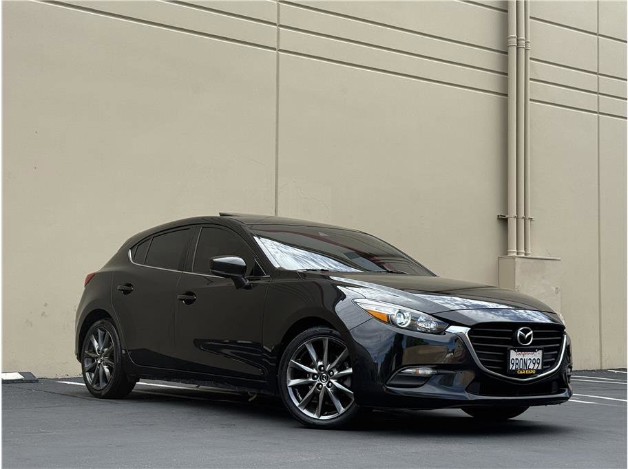 Used 2018 MAZDA MAZDA3 Touring FWD image 25