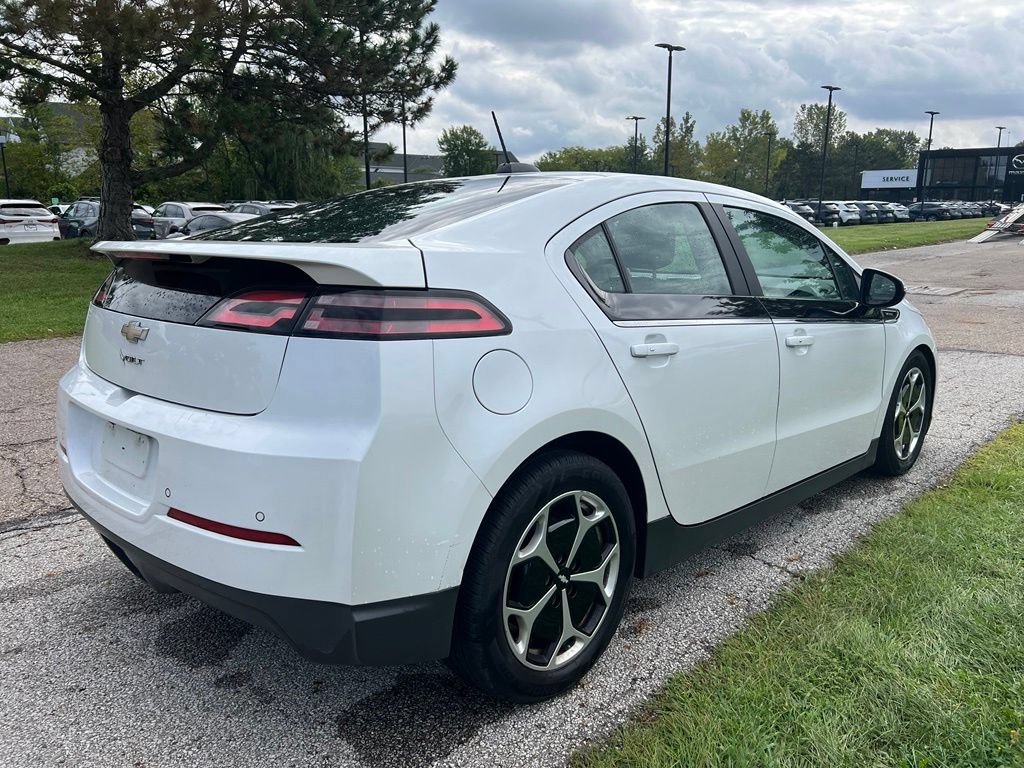 Used 2015 Chevrolet Volt Premium w/ Premium Trim Package FWD image 5