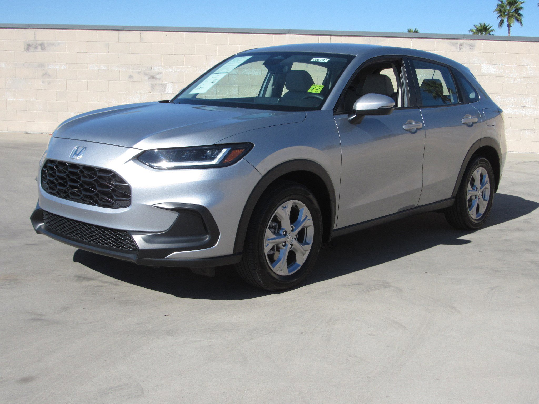 Used 2025 Honda HR-V LX image 1