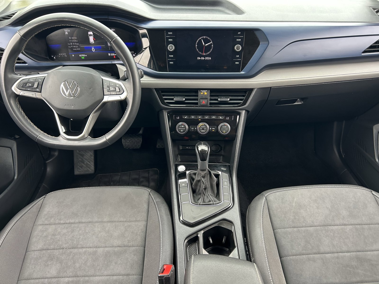 Used 2024 Volkswagen Taos SE image 15