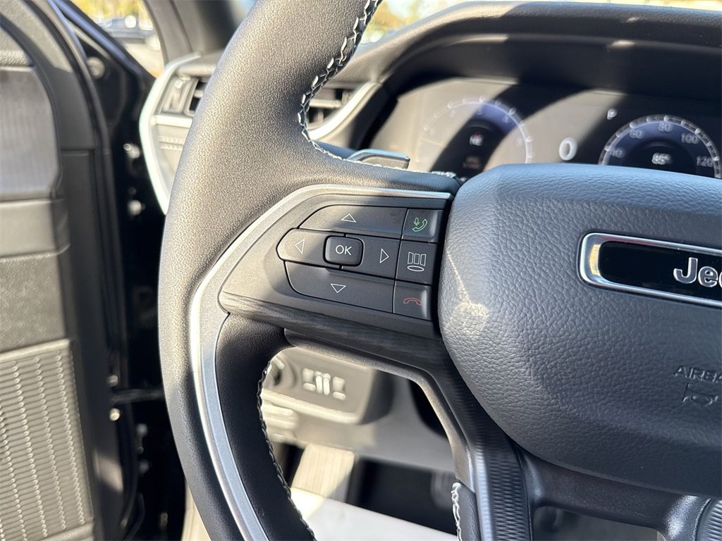 New 2025 Jeep Grand Cherokee Altitude w/ Trailer Tow Package image 13