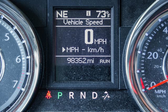 Used 2016 Chrysler Town & Country Touring FWD image 18