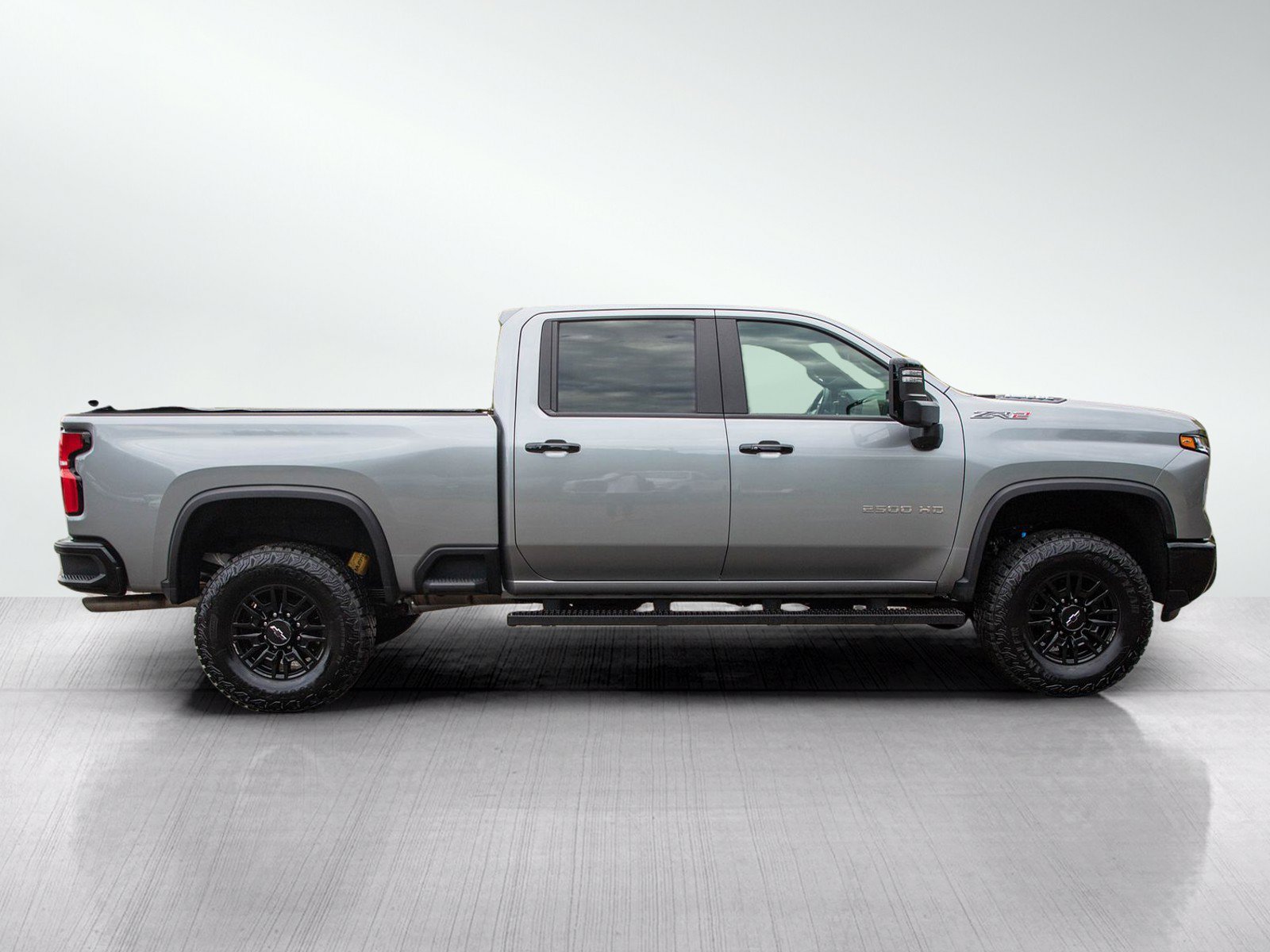 Used 2024 Chevrolet Silverado 2500 ZR2 w/ Technology Package AWD/4WD image 6