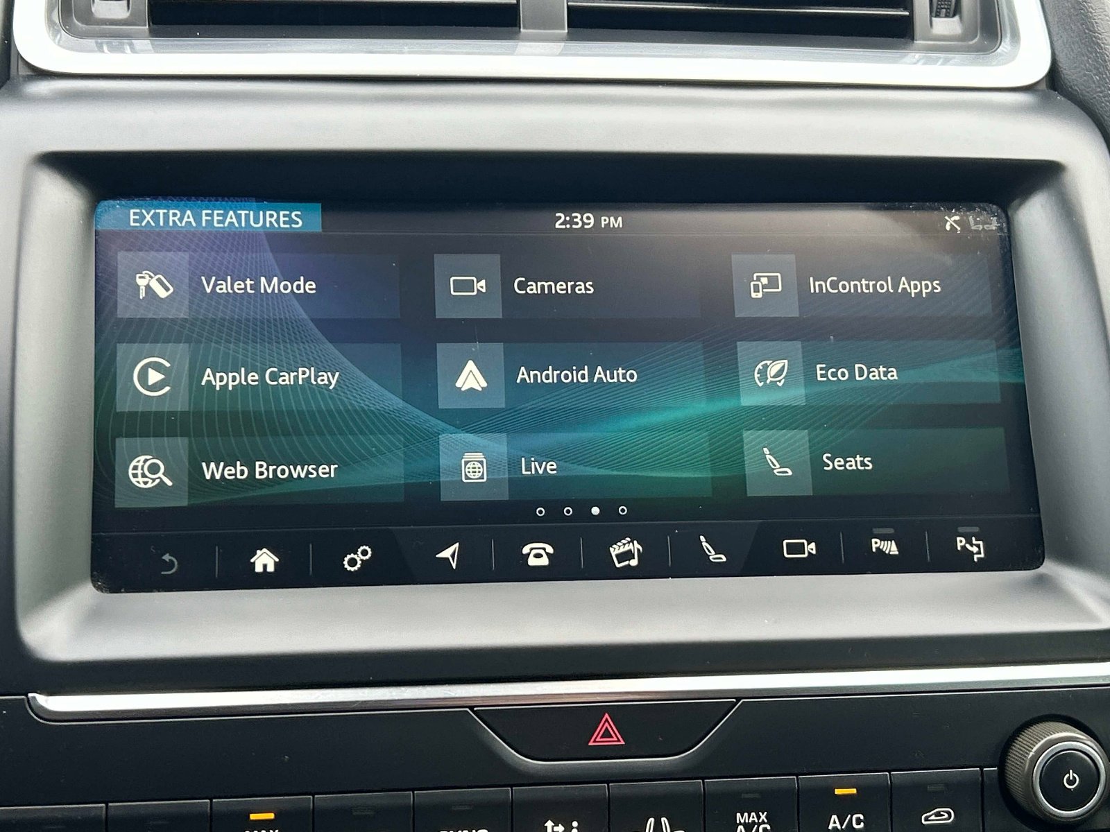 Used 2018 Jaguar E-PACE SE image 33