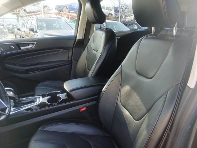 Used 2018 Ford Edge Titanium image 22