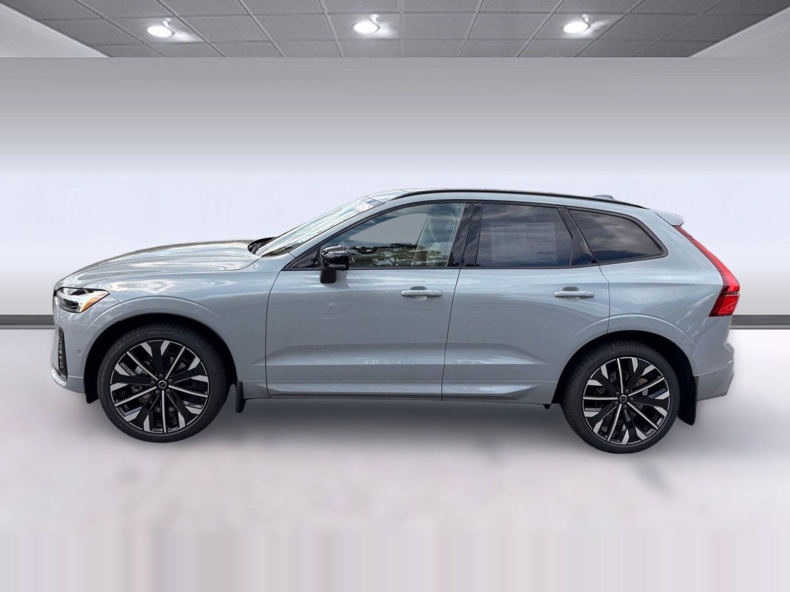New 2026 Volvo XC60 B5 Ultra w/ Climate Package image 2
