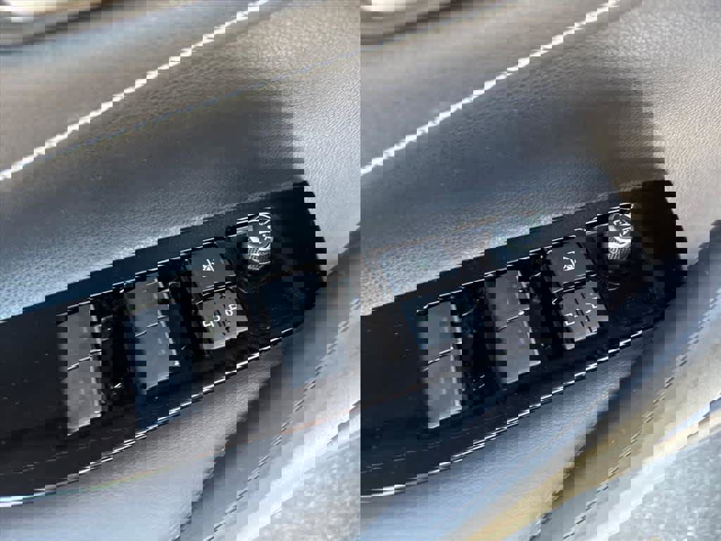 Used 2019 Toyota Corolla SE FWD image 22