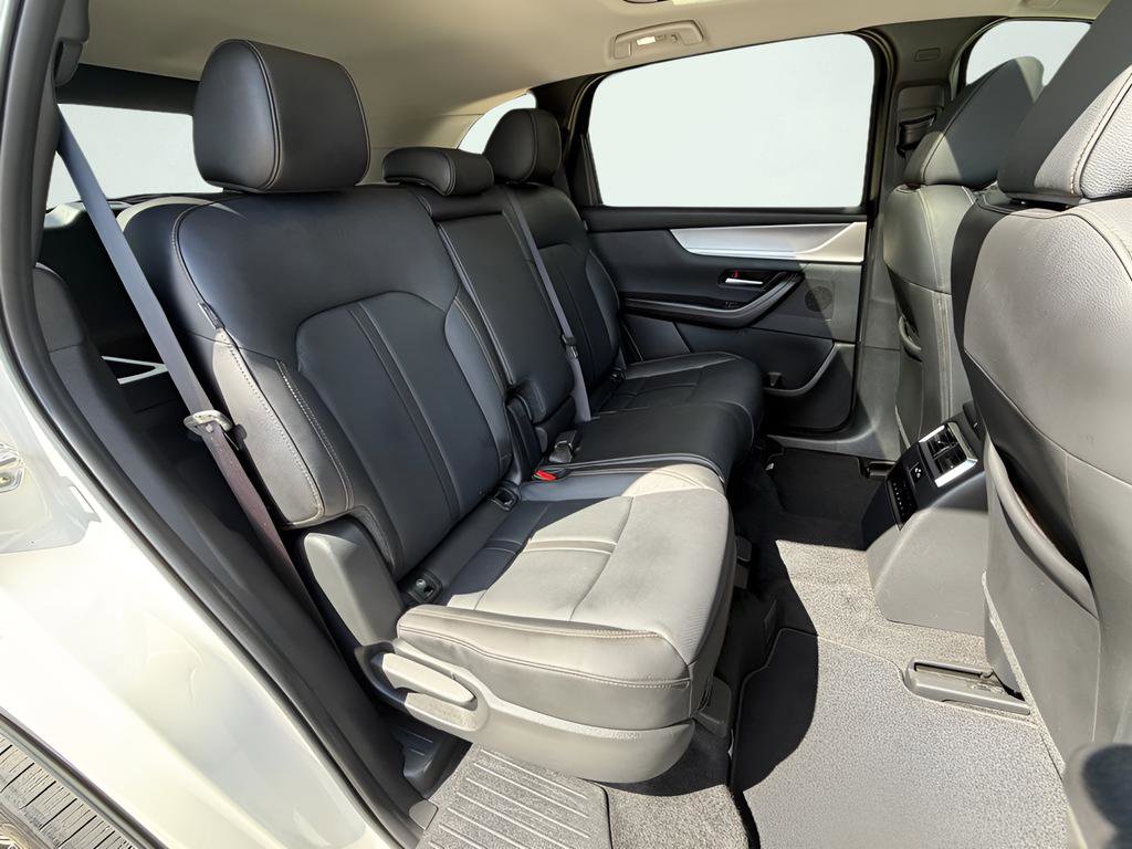 Used 2025 MAZDA CX-70 Plug-In Hybrid w/ Premium Pkg image 31