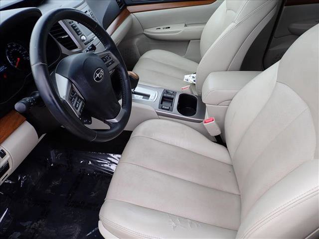 Used 2014 Subaru Outback 3.6R Limited w/ Moonroof Package image 10
