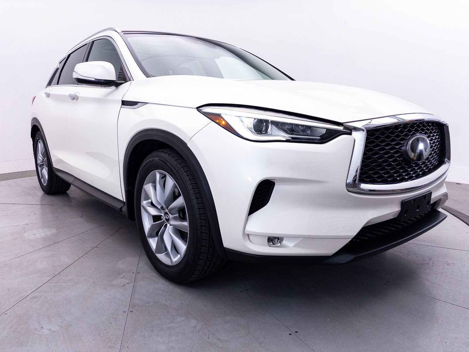 Used 2019 INFINITI QX50 Luxe w/ Cargo Package FWD image 11