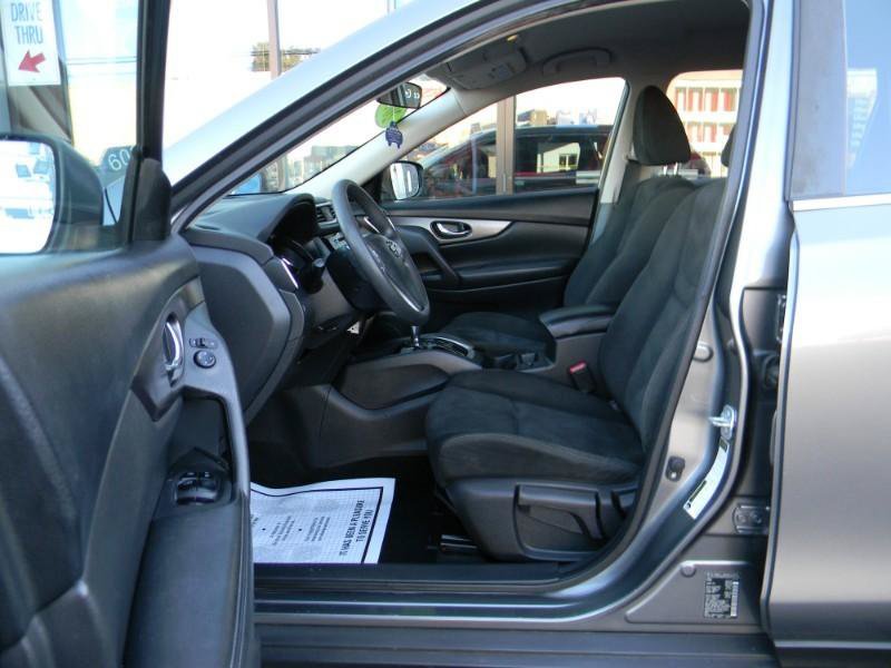 Used 2016 Nissan Rogue S AWD/4WD image 11