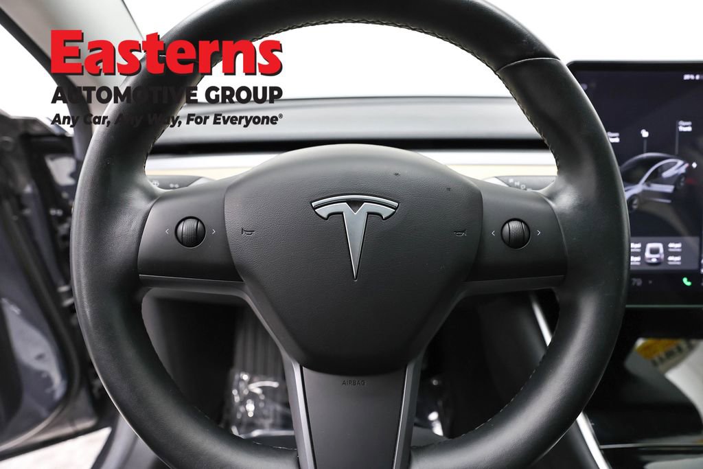 Used 2019 Tesla Model 3 Standard Range image 10