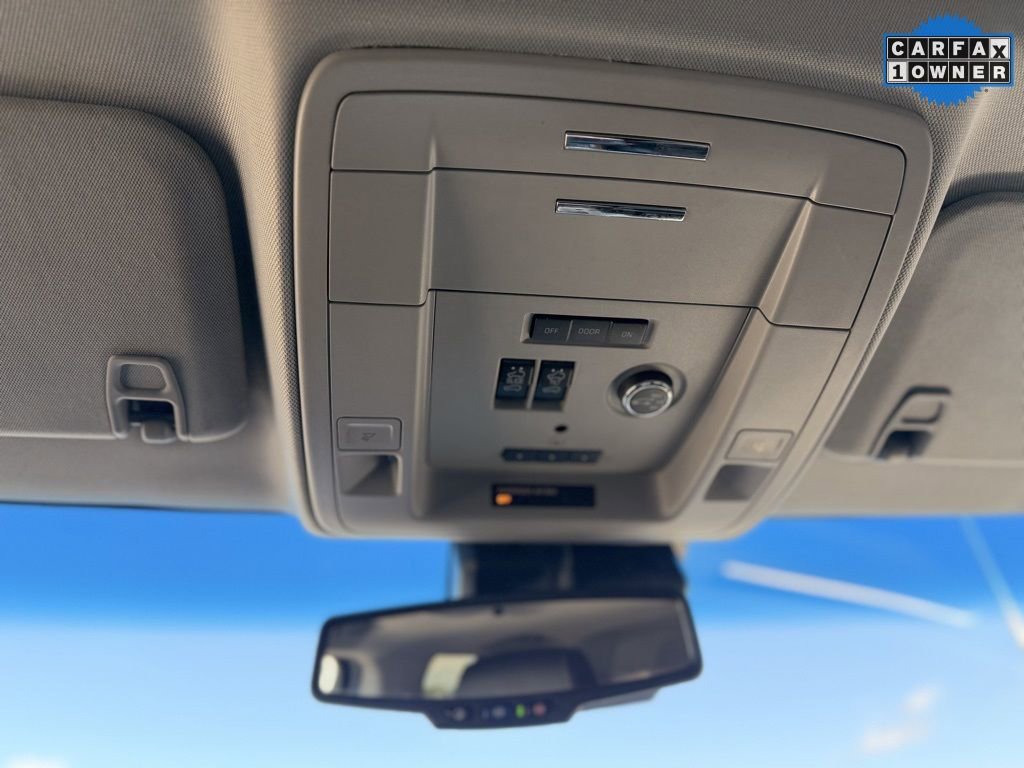 Used 2018 Chevrolet Suburban Premier image 26