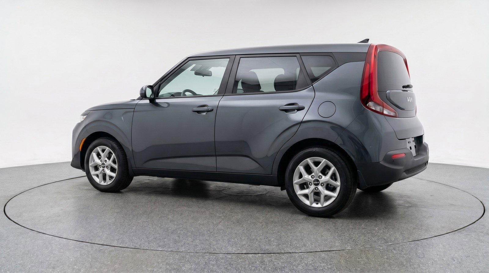 Used 2025 Kia Soul LX w/ LX Technology Package FWD image 6