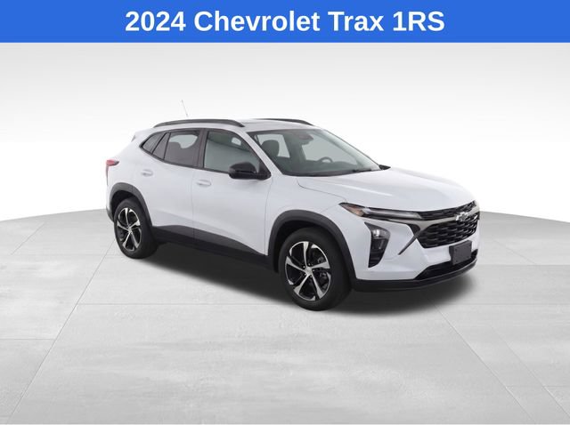 Used 2024 Chevrolet Trax RS w/ Sunroof Package FWD image 2